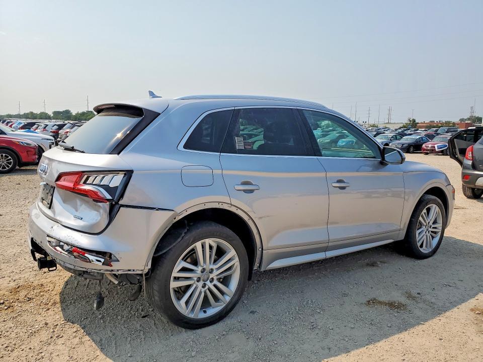 WA1BNAFY2L2046008 2020 AUDI Q5 photo no. 3