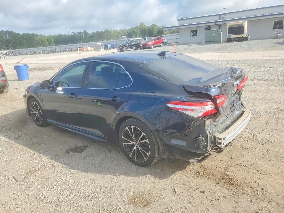 2020 TOYOTA CAMRY SE — Фото 2 из 13
