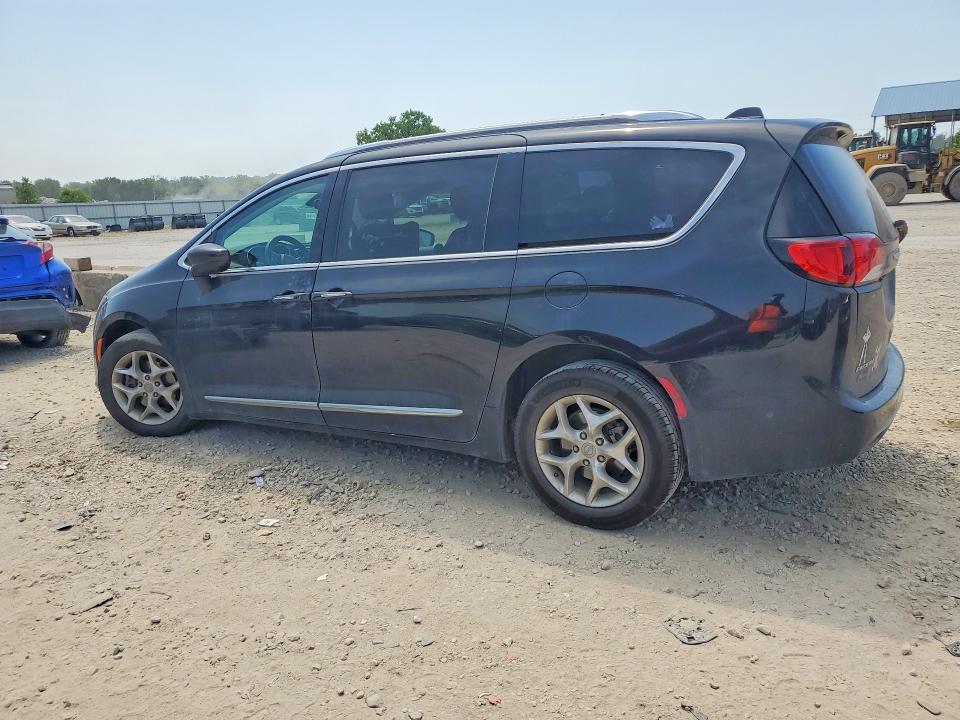 2020 CHRYSLER PACIFICA TOURING L PLUS — Фото 2 из 13