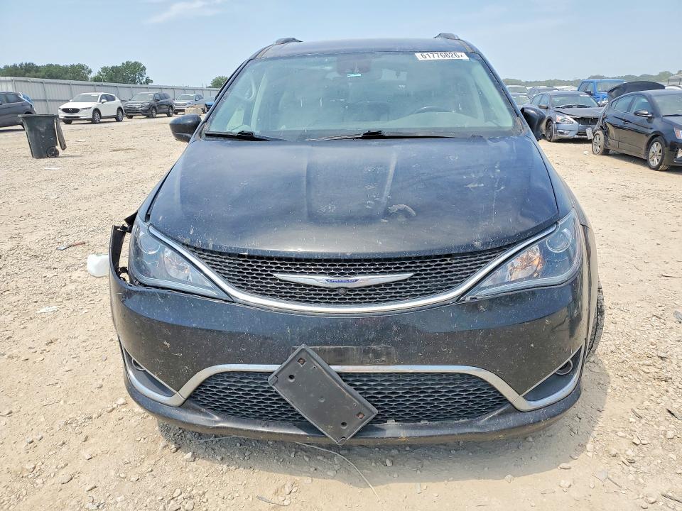 2020 CHRYSLER PACIFICA TOURING L PLUS — Фото 5 из 13