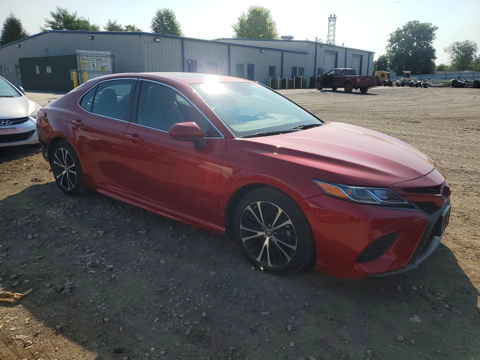 2019 TOYOTA CAMRY SE — Фото 4 из 12