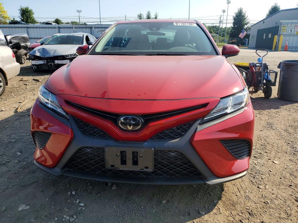 2019 TOYOTA CAMRY SE — Фото 5 из 12