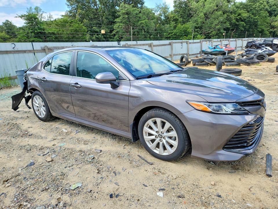2019 TOYOTA CAMRY LE — Фото 4 из 12