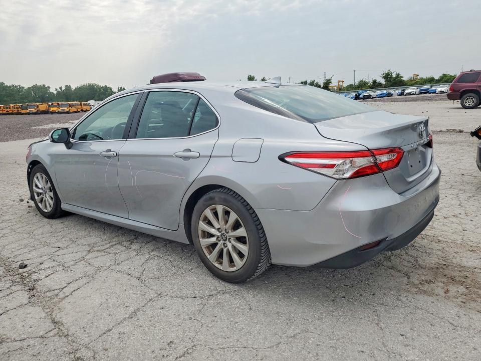 2019 TOYOTA CAMRY LE — Фото 2 из 13