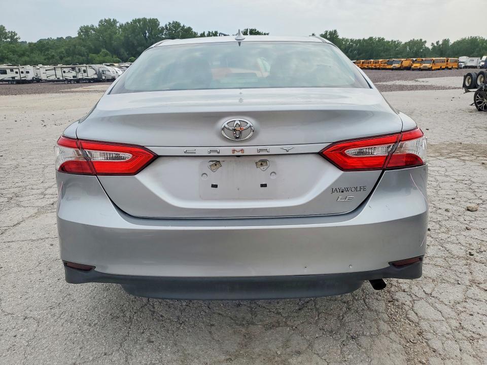 2019 TOYOTA CAMRY LE — Фото 6 из 13