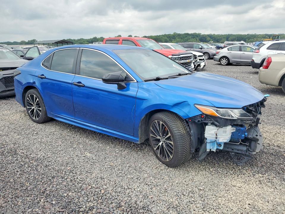 2019 TOYOTA CAMRY SE — Фото 4 из 12