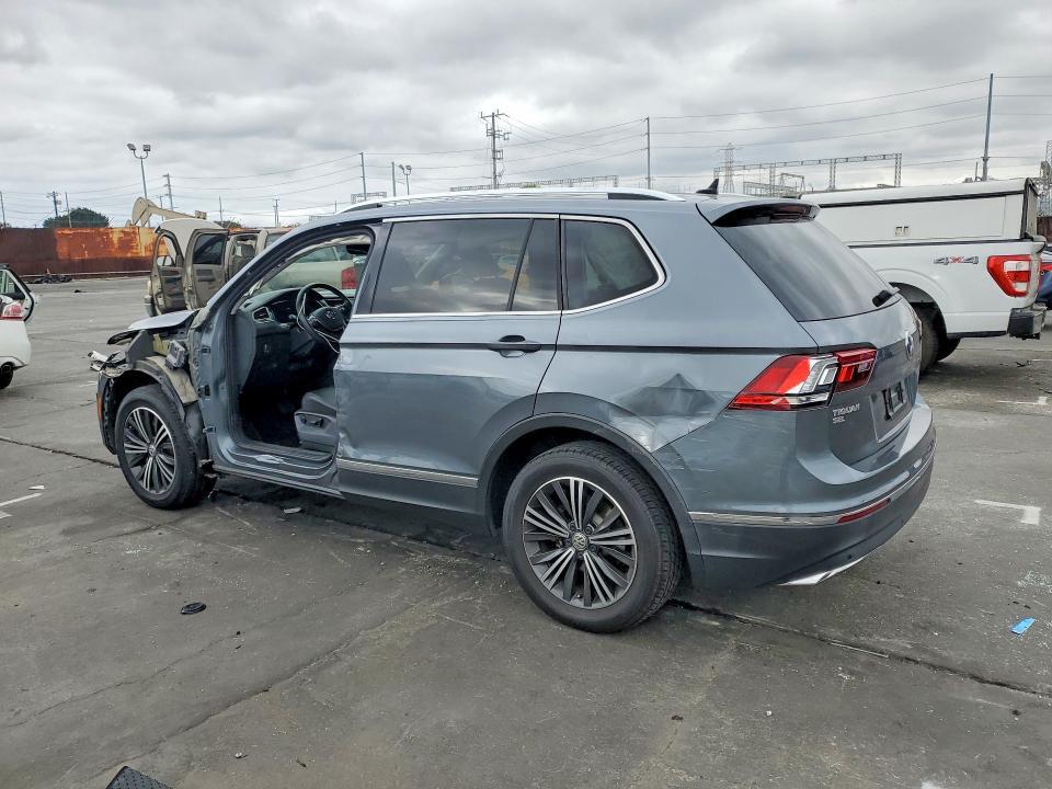 3VV3B7AXXKM065063 2019 VOLKSWAGEN TIGUAN photo no. 2