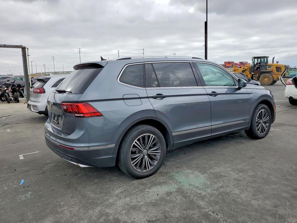 3VV3B7AXXKM065063 2019 VOLKSWAGEN TIGUAN photo no. 3