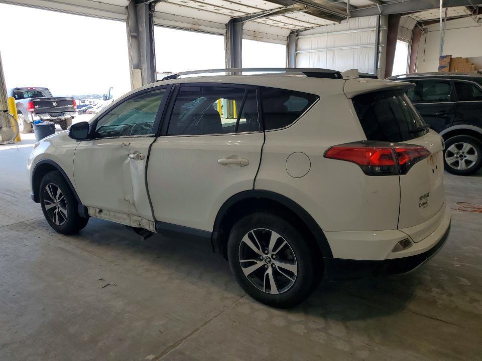 2018 TOYOTA RAV4 XLE — Фото 2 из 13
