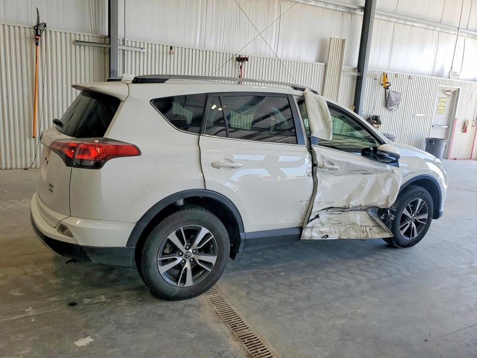 2018 TOYOTA RAV4 XLE — Фото 3 из 13