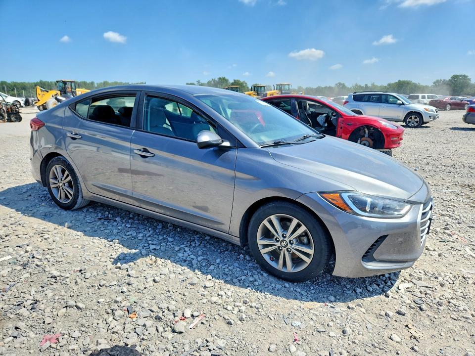 2018 HYUNDAI ELANTRA SEL — Фото 4 из 12