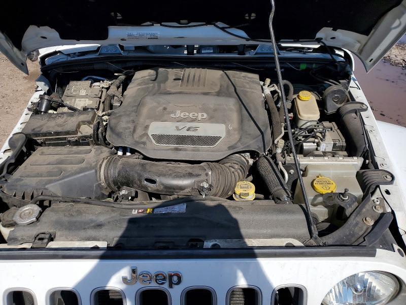 2016 JEEP WRANGLER UNLIMITED SAHARA — Фото 11 из 13