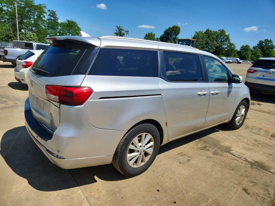 2017 KIA SEDONA LX — Фото 3 из 13