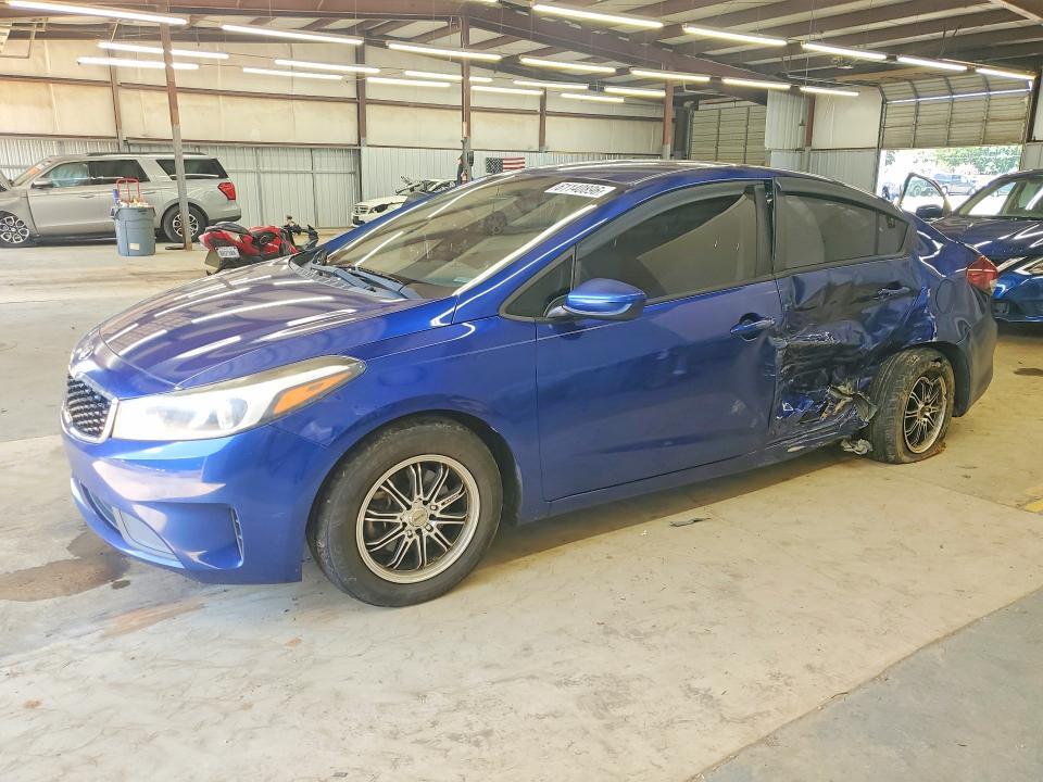 3KPFL4A74HE030206 2017 KIA FORTE photo no. 1