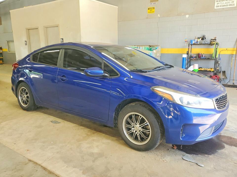 3KPFL4A74HE030206 2017 KIA FORTE photo no. 4