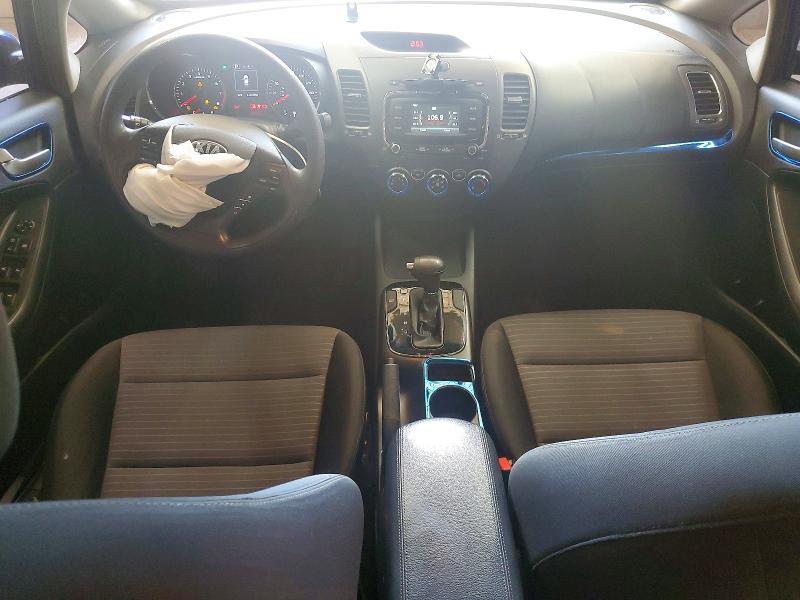 3KPFL4A74HE030206 2017 KIA FORTE photo no. 8