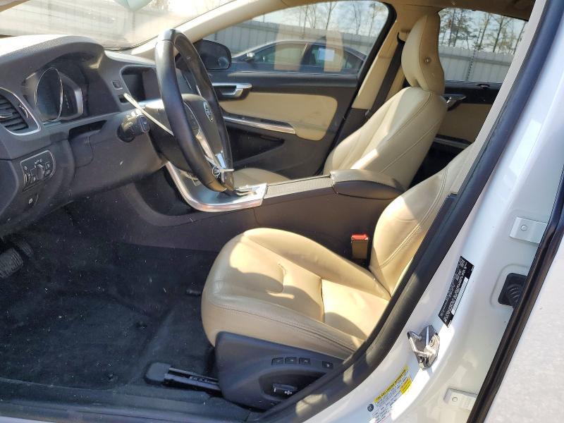 2017 VOLVO S60 PREMIER — Фото 7 из 12