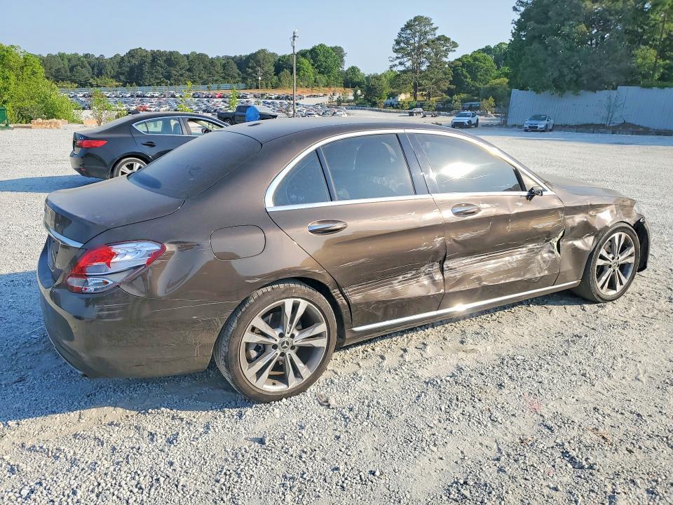2017 MERCEDES-BENZ C 300 — Фото 3 из 12