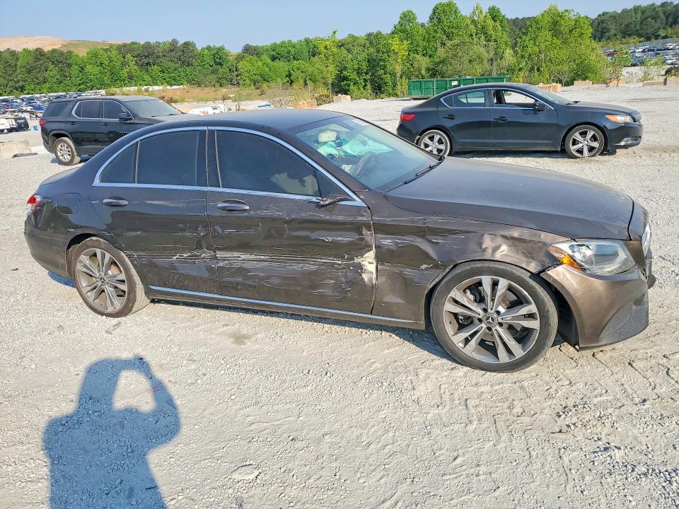 2017 MERCEDES-BENZ C 300 — Фото 4 из 12