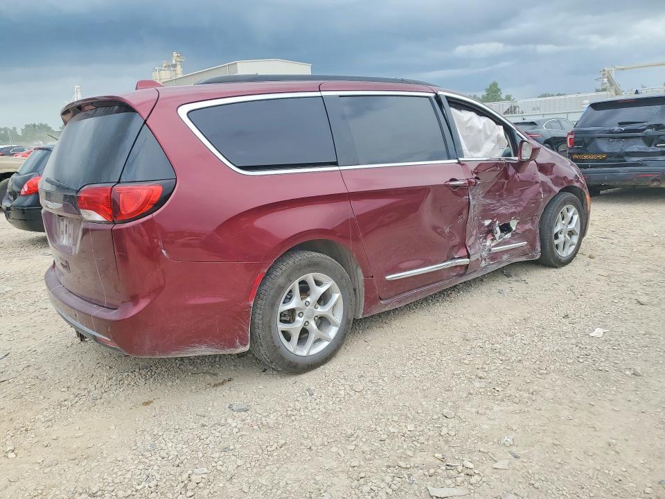 2017 CHRYSLER PACIFICA TOURING L — Фото 3 из 13