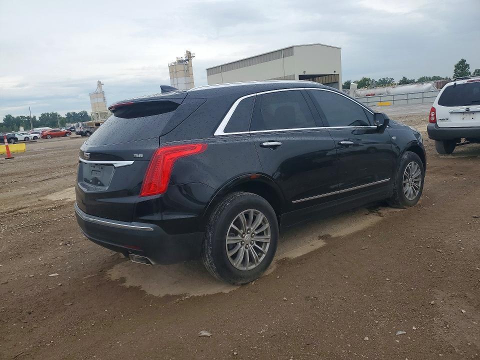2017 CADILLAC XT5 LUXURY — Фото 3 из 13