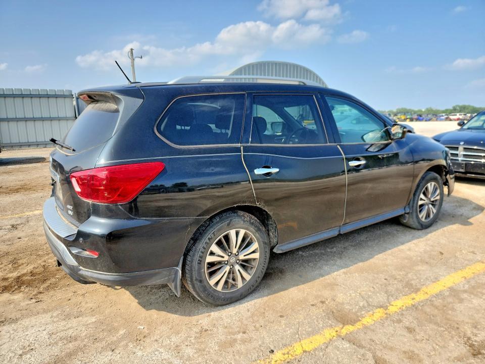 2017 NISSAN PATHFINDER SV — Фото 3 из 12