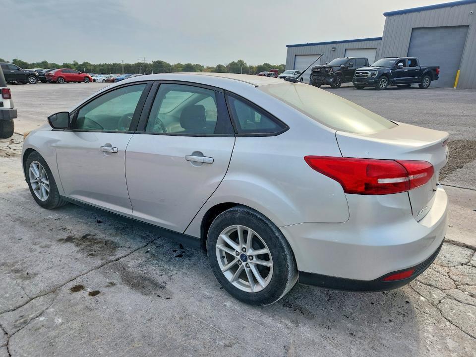2017 FORD FOCUS SE — Фото 2 из 12