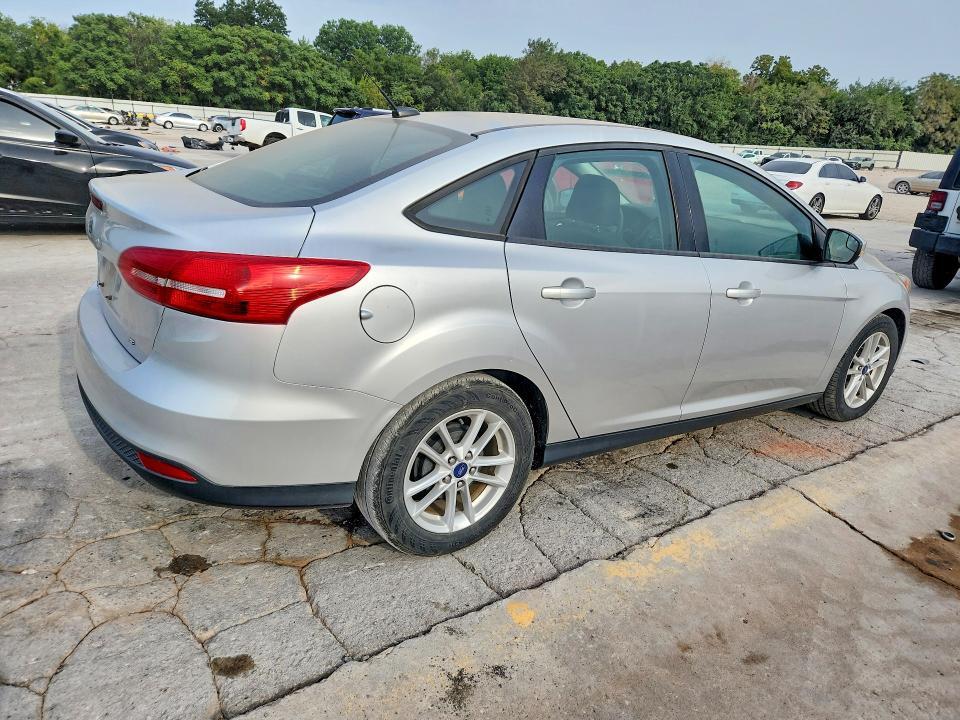2017 FORD FOCUS SE — Фото 3 из 12