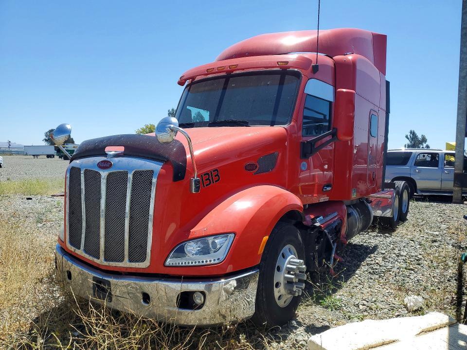 2017 PETERBILT 579 1XPBD49X9HD416071