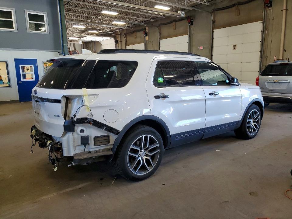 1FM5K8GT3GGB71658 2016 FORD EXPLORER photo no. 3