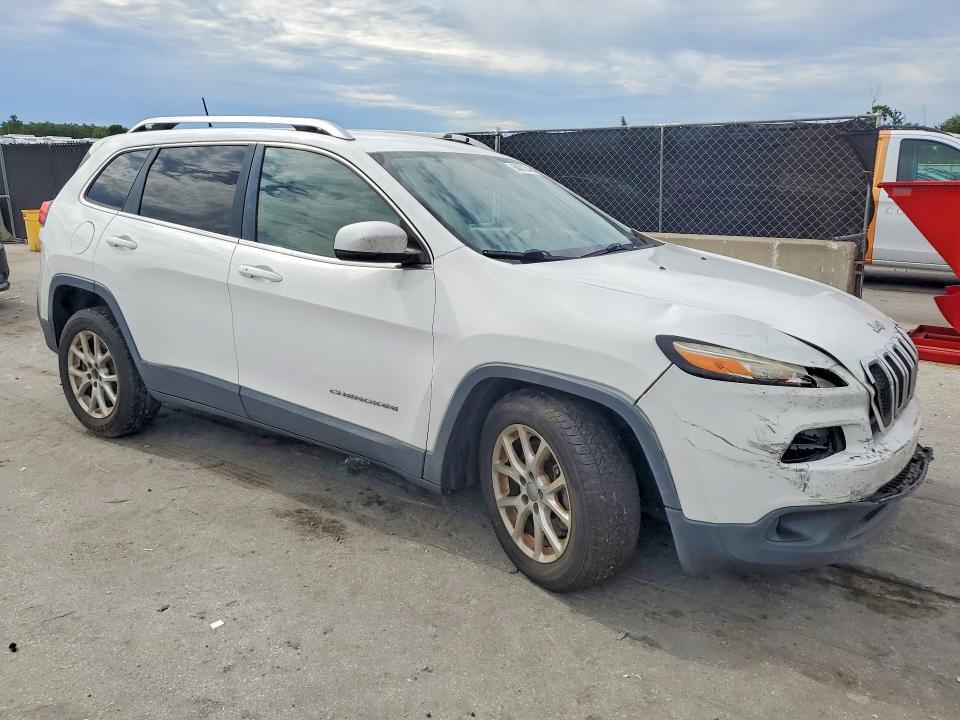 1C4PJLCS9GW126407 2016 JEEP CHEROKEE photo no. 4