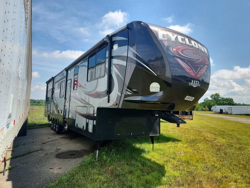 2015 HEARTLAND CYCLONE 5SFCG4333FE291690