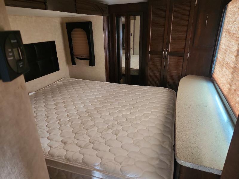 2015 HEARTLAND CYCLONE CAMPER — Фото 7 из 10