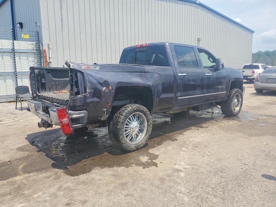 2015 CHEVROLET SILVERADO K2500 HEAVY DUTY LTZ — Фото 3 из 12