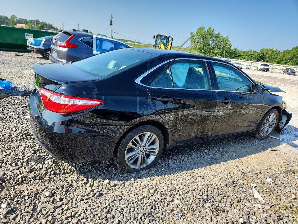 2015 TOYOTA CAMRY SE — Фото 3 из 12