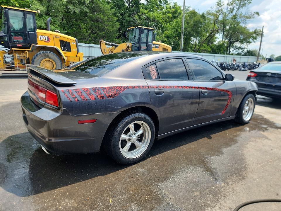 2013 DODGE CHARGER SE — Фото 3 из 12