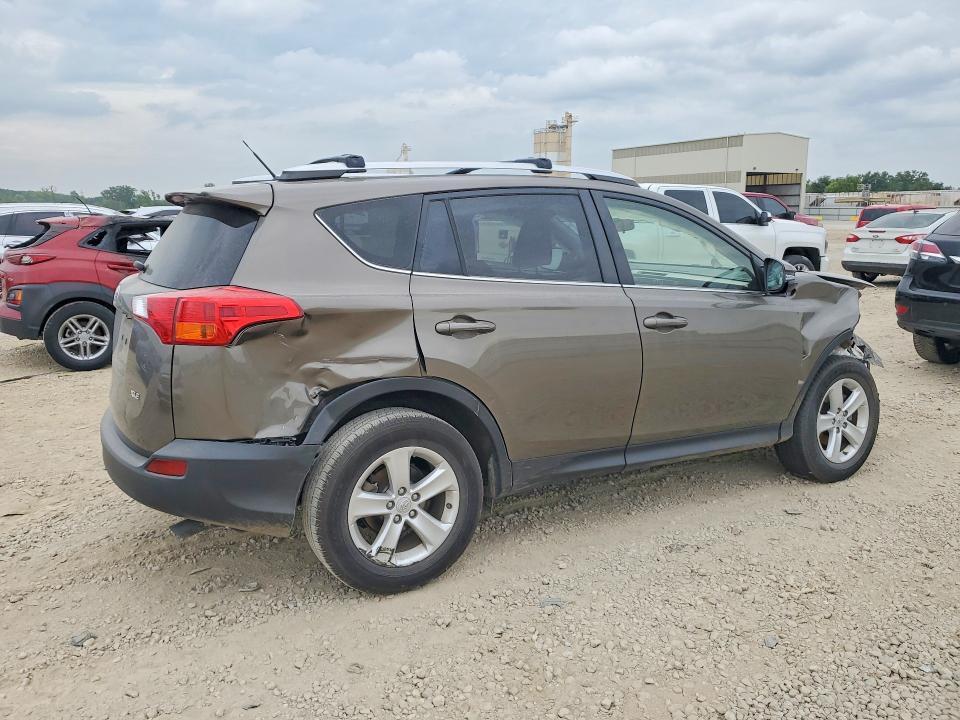 2013 TOYOTA RAV4 XLE — Фото 3 из 12