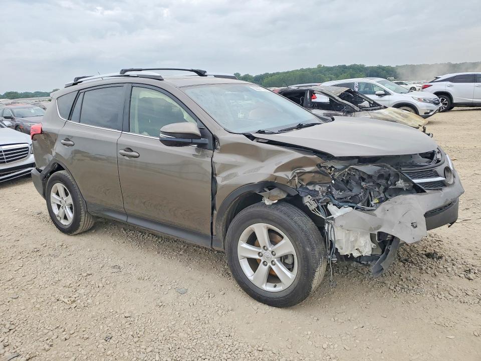 2013 TOYOTA RAV4 XLE — Фото 4 из 12