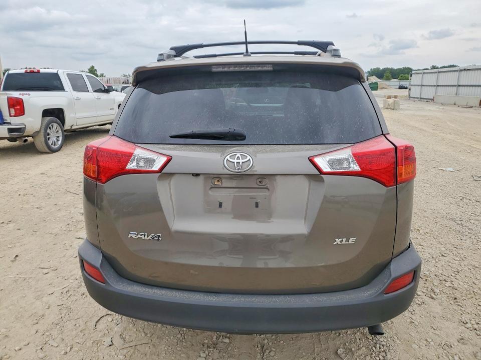 2013 TOYOTA RAV4 XLE — Фото 6 из 12