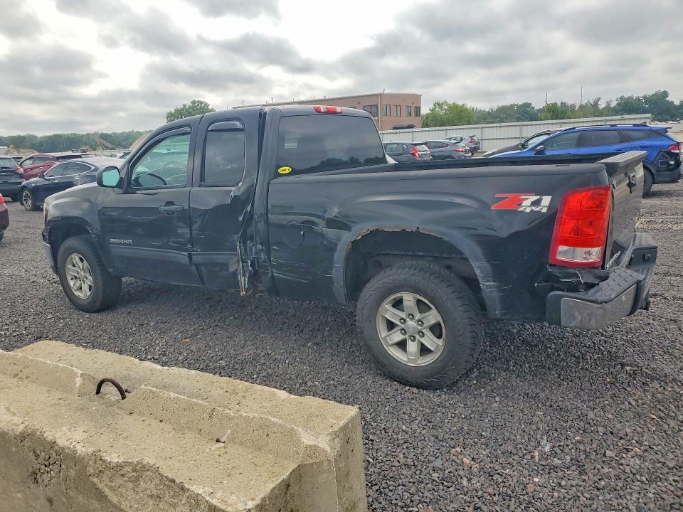 2013 GMC SIERRA C1500 HEAVY DUTY — Фото 2 из 12