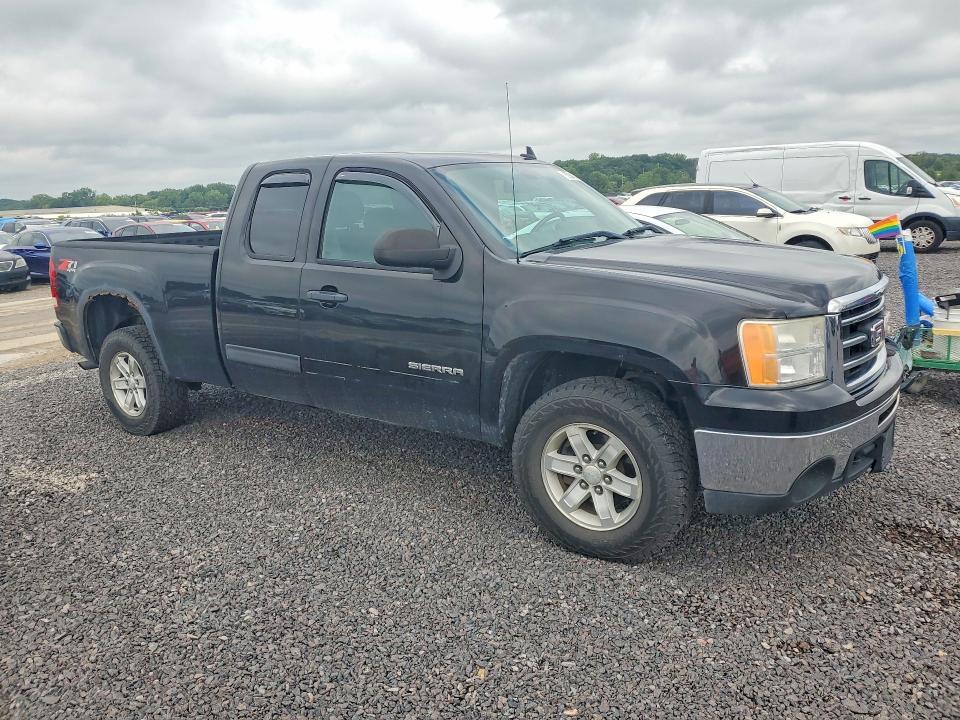 2013 GMC SIERRA C1500 HEAVY DUTY — Фото 4 из 12