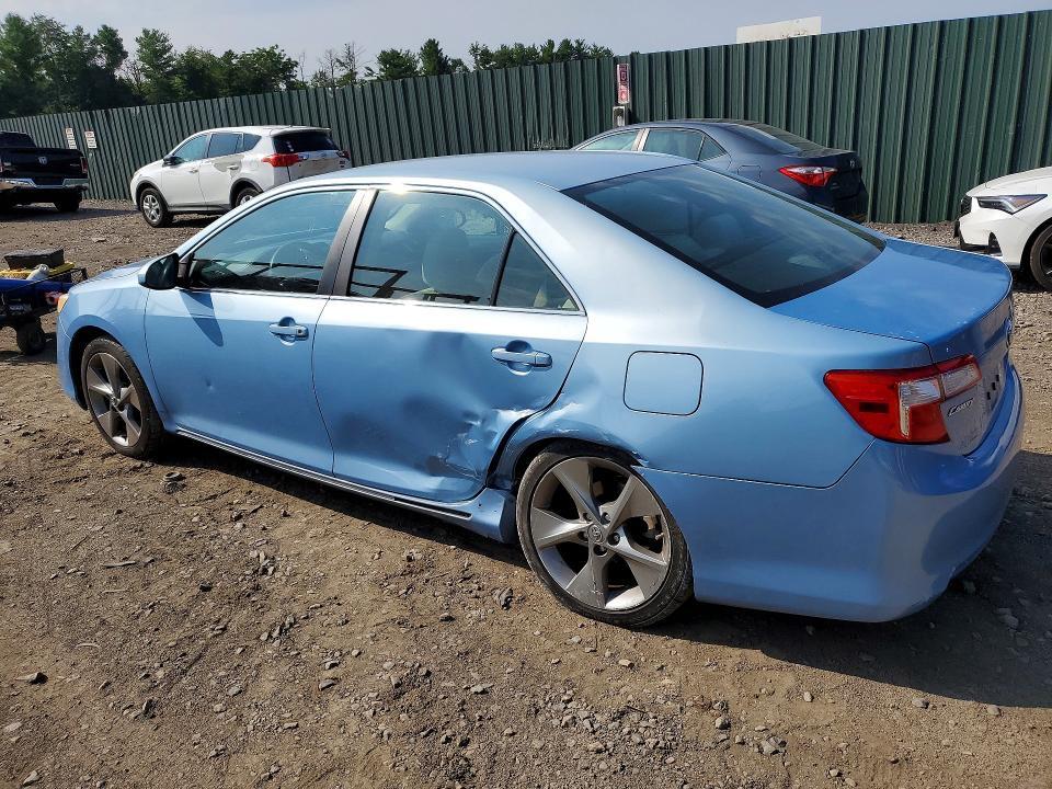 2012 TOYOTA CAMRY LE — Фото 2 из 12