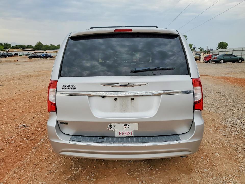 2012 CHRYSLER TOWN & COUNTRY TOURING L — Фото 6 из 14