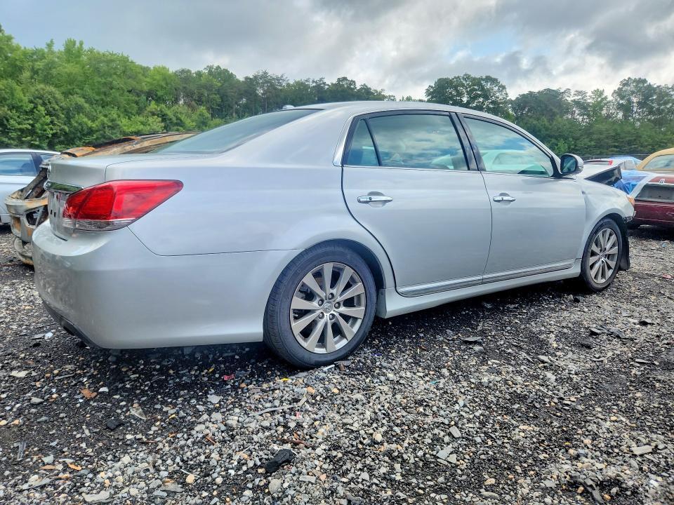 2011 TOYOTA AVALON LIMITED — Фото 3 из 13