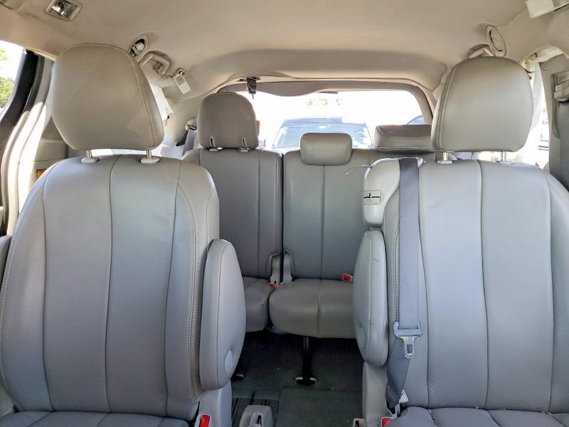 2011 TOYOTA SIENNA LE — Фото 10 из 13