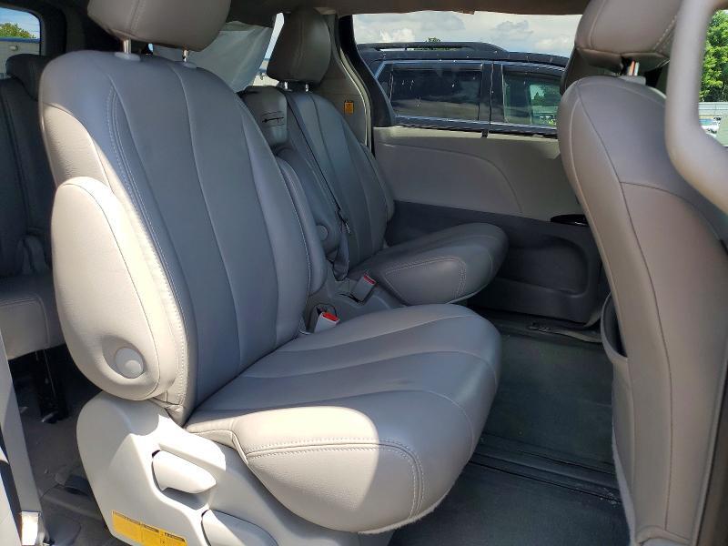2011 TOYOTA SIENNA LE — Фото 11 из 13