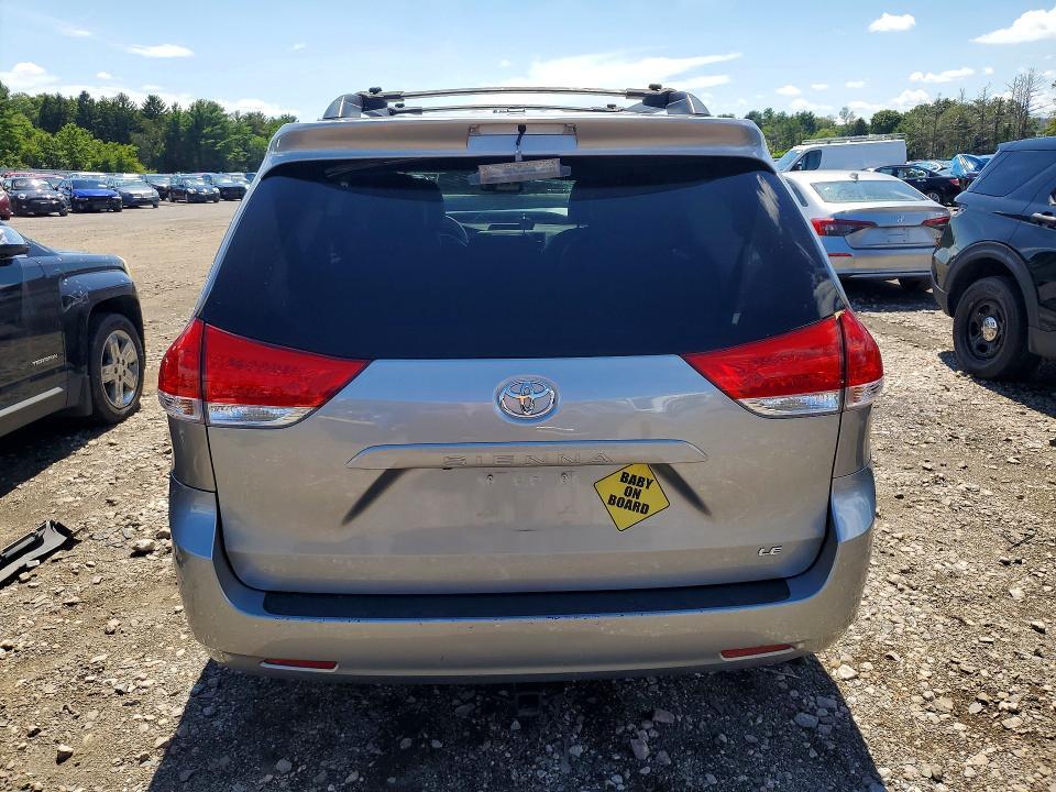 2011 TOYOTA SIENNA LE — Фото 6 из 13