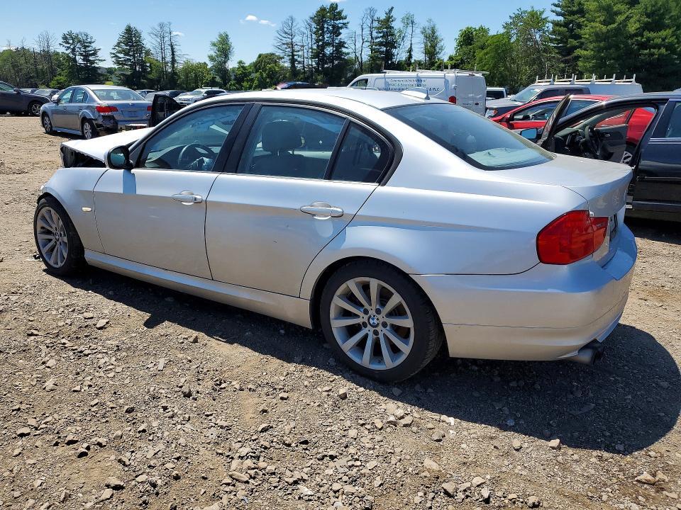 WBAPH5C55BA445209 2011 BMW 328 photo no. 2