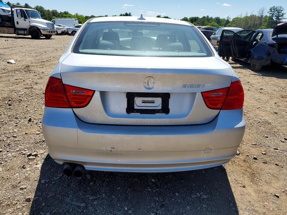 WBAPH5C55BA445209 2011 BMW 328 photo no. 6