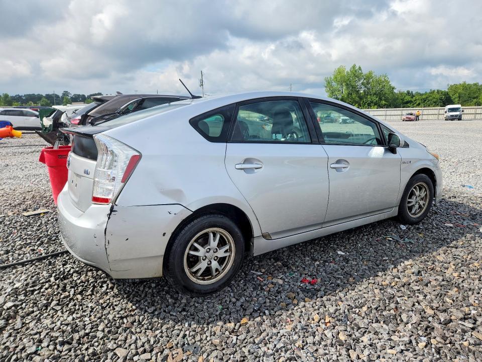 2011 TOYOTA PRIUS TWO — Фото 3 из 12